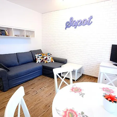 Victus Apartamenty, Askja